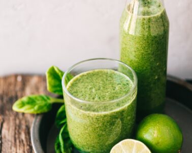 Een green juice helpt je de dag door